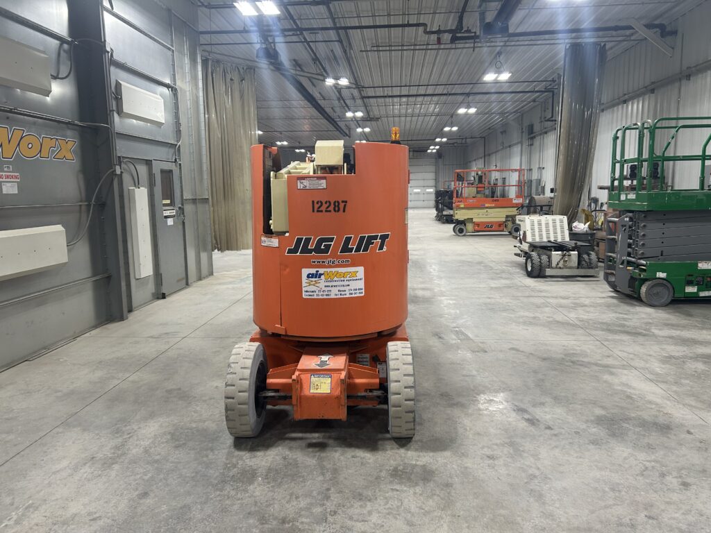 2006 JLG E300AJP – 30′ Electric Articulated Boom Lift
