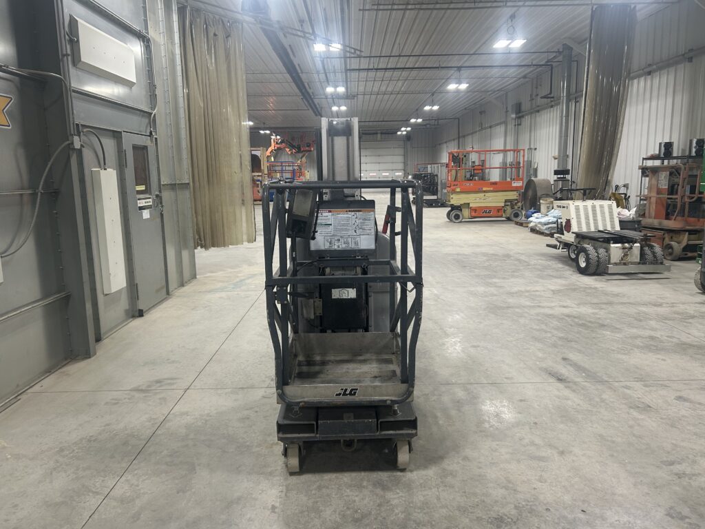 2010 JLG 20MVL – 20′ Self-Propelled Vertical Lift