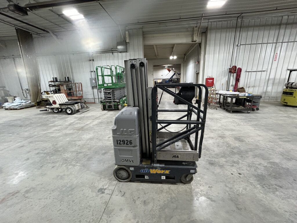 2010 JLG 20MVL – 20′ Self-Propelled Vertical Lift