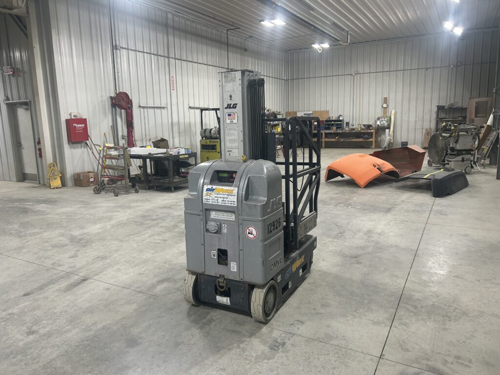 2010 JLG 20MVL – 20′ Self-Propelled Vertical Lift