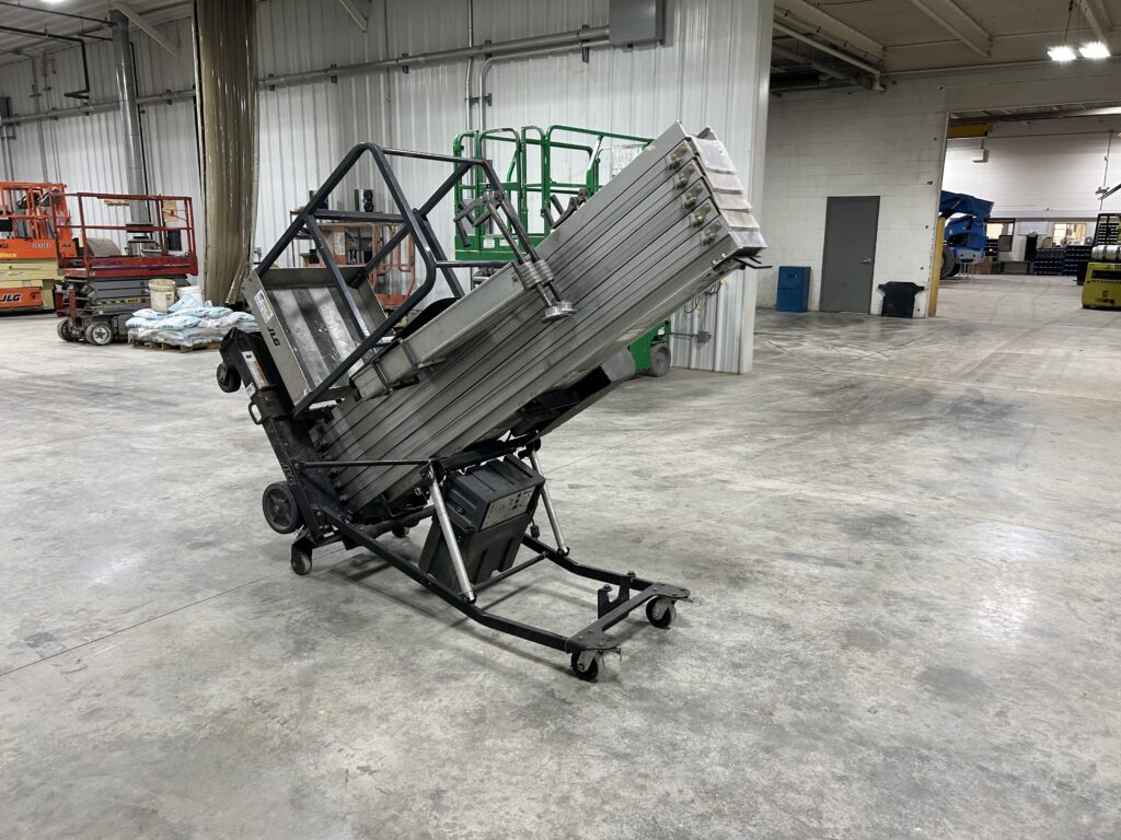 2008 JLG 41AM – 41′ Vertical Personnel Lift