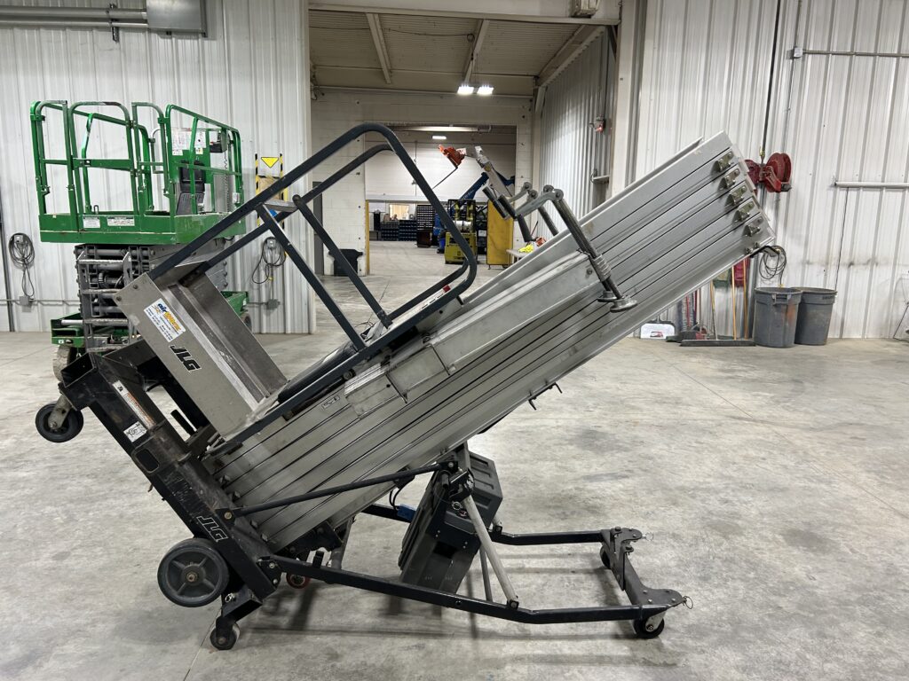 2008 JLG 41AM – 41′ Vertical Personnel Lift