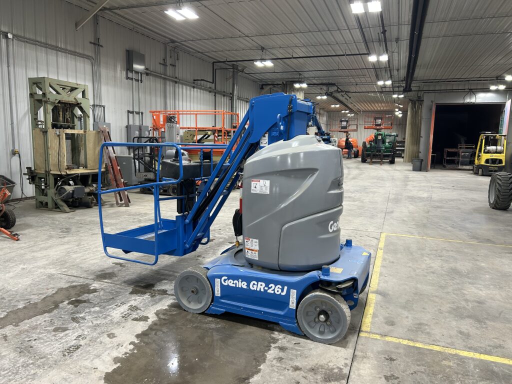 2017 Genie GR-26J – 26′ Straight Mast Lift with Jib