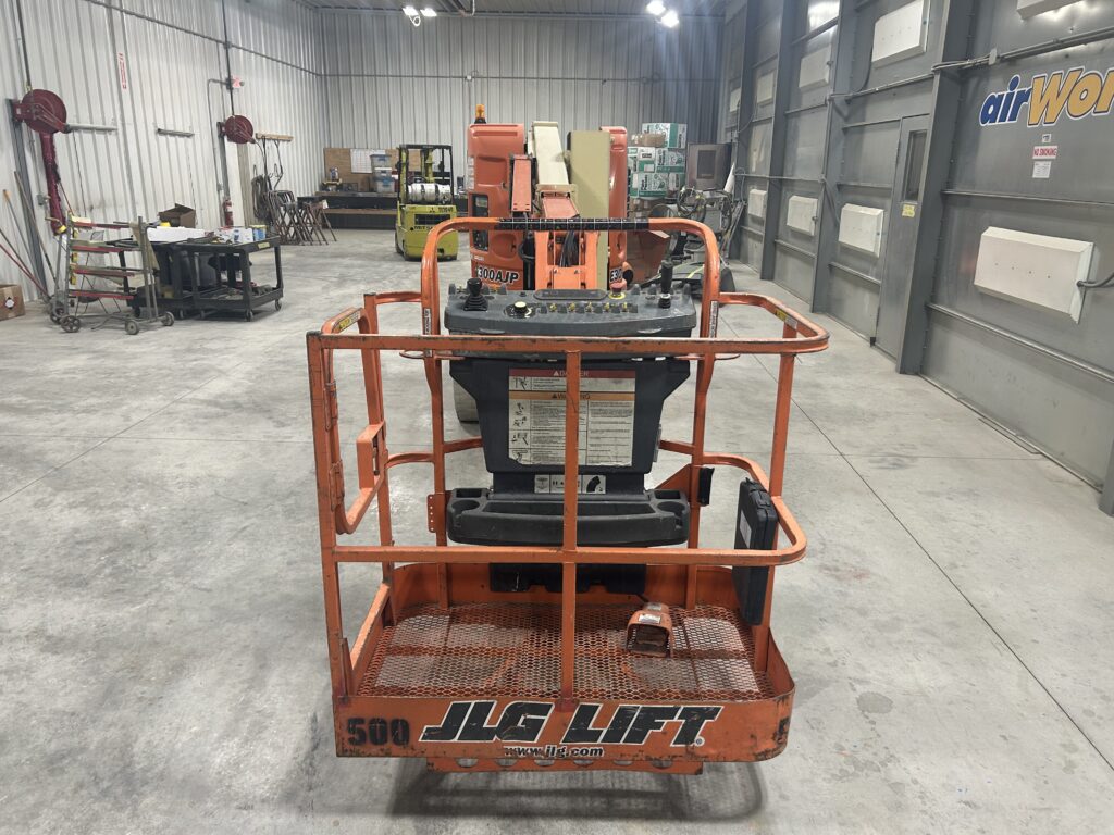 2006 JLG E300AJP – 30′ Electric Articulated Boom Lift with Jib