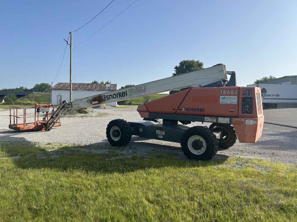 2016 Snorkel TB66J – 66′ Diesel 4×4 Straight Boom Lift with Jib