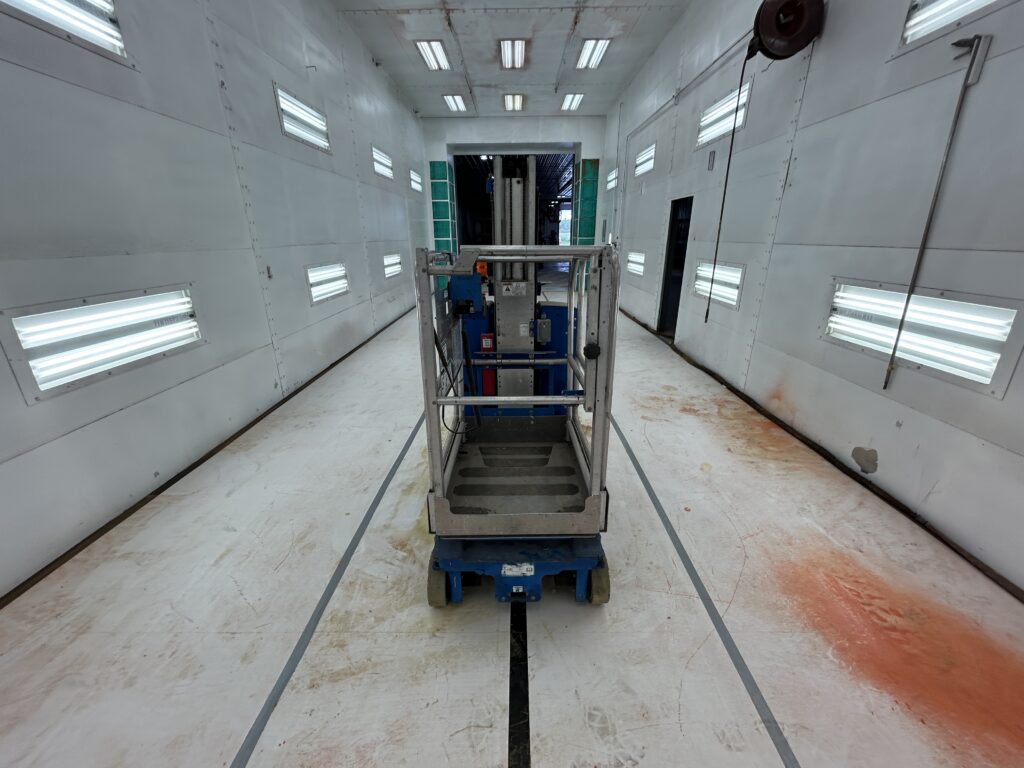 2015 Genie GR-20 – 20′ Driveable Electric Vertical Lift