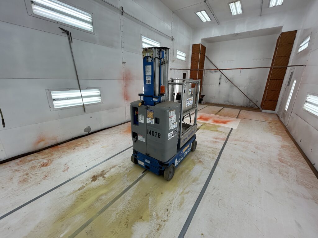 2015 Genie GR-20 – 20′ Driveable Electric Vertical Lift