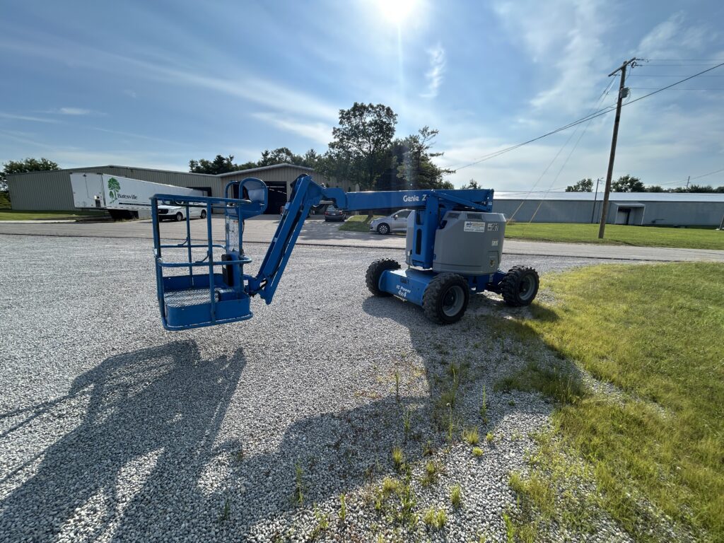2014 Genie Z-34/22 RT – 34′ Dual-Fuel Rough Terrain Articulated Boom Lift