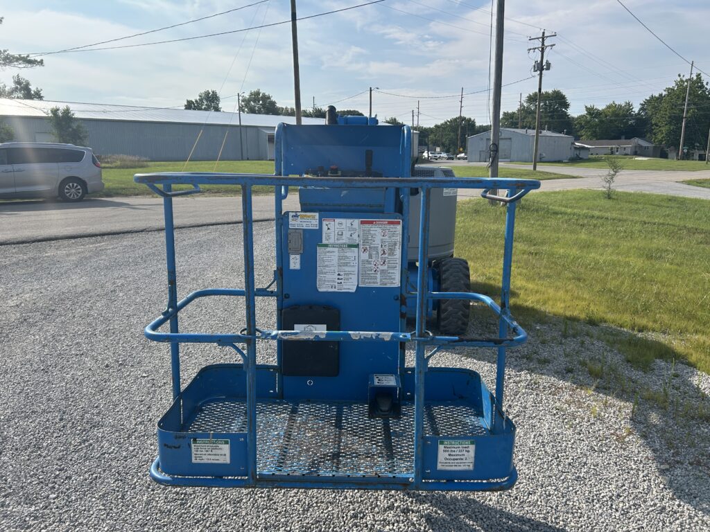 2014 Genie Z-34/22 RT – 34′ Dual-Fuel Rough Terrain Articulated Boom Lift