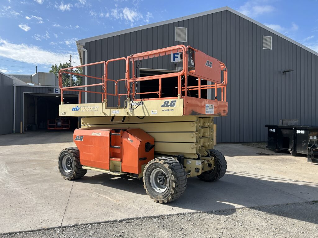 2016 JLG 4394RT – 43′ Diesel Rough Terrain Scissor Lift