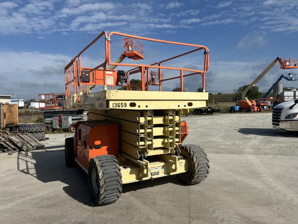 2016 JLG 4394RT – 43′ Diesel Rough Terrain Scissor Lift