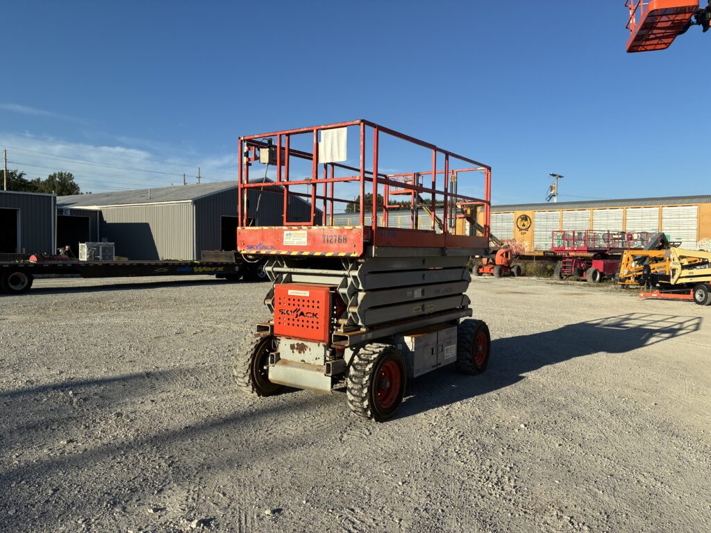 2008 Skyjack SJ7135RT – 35′ Rough Terrain Scissor Lift