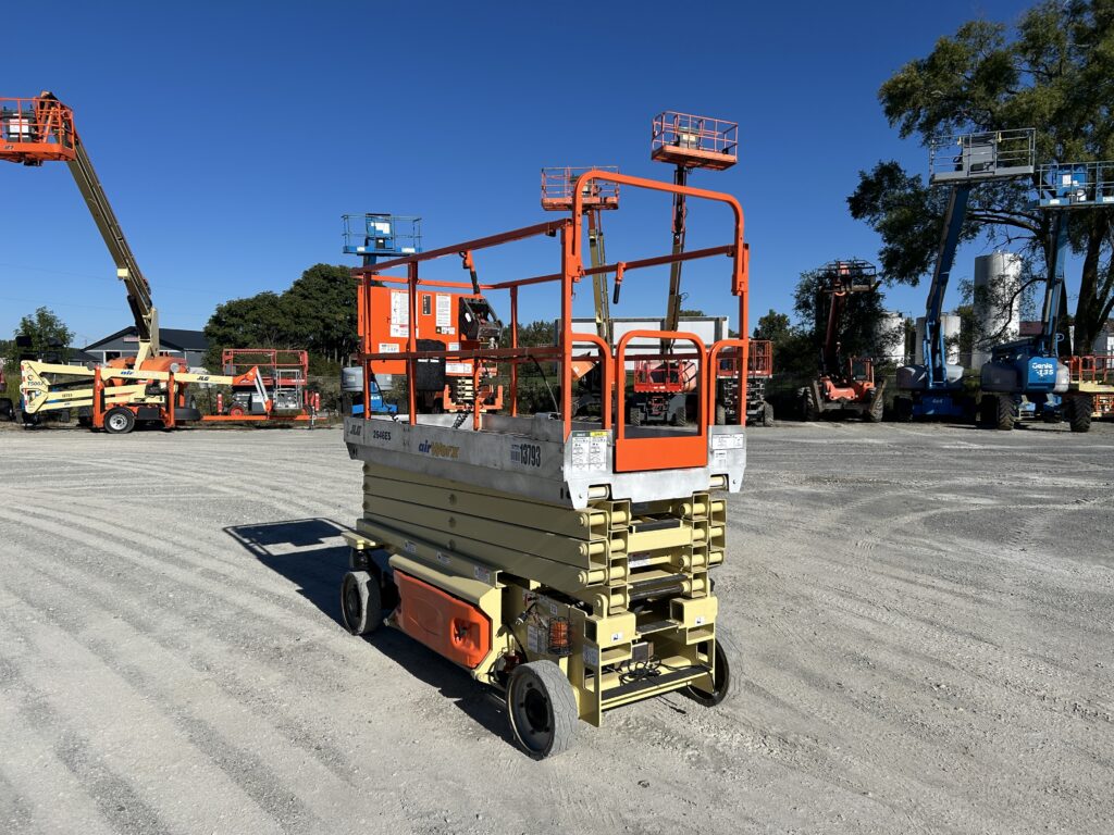 2012 JLG 2646ES – 26′ Electric Wide Deck Scissor Lift