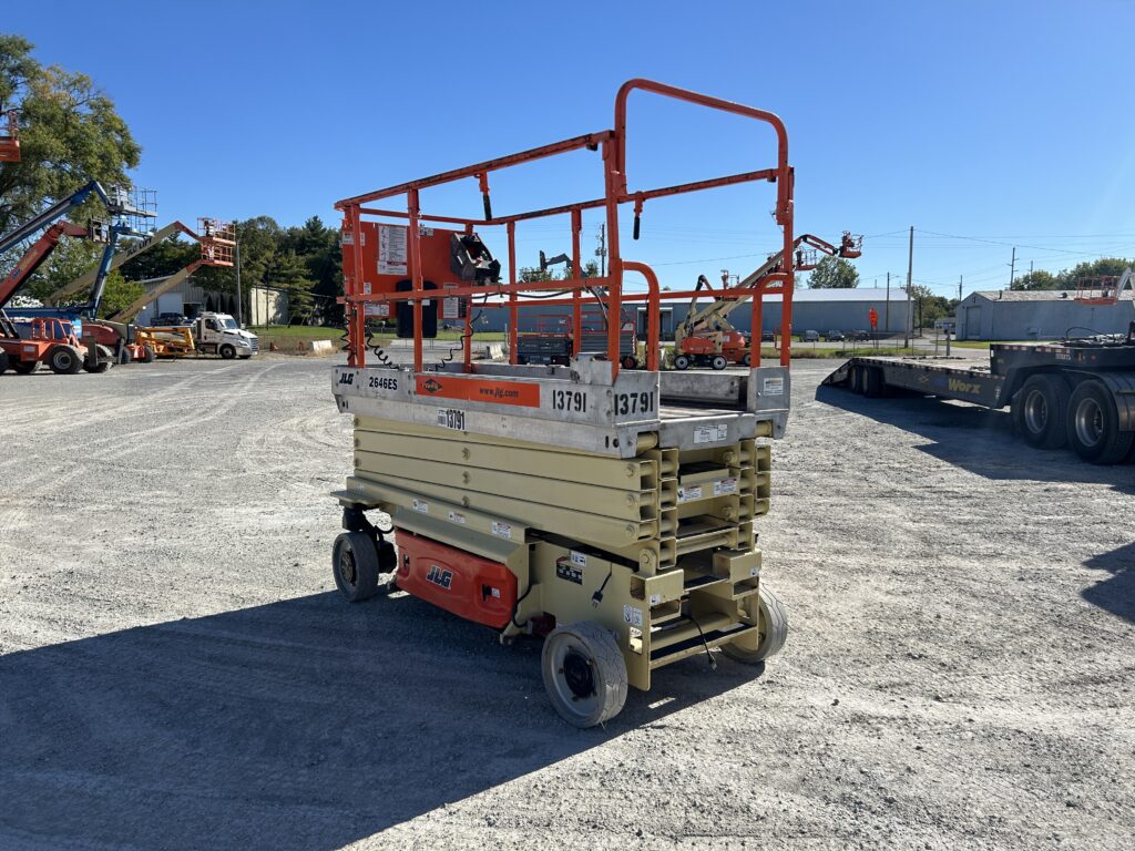 2014 JLG 2646ES – 26′ Electric Wide Deck Scissor Lift